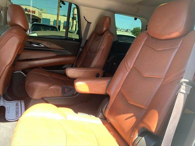 2016 Cadillac Escalade Luxury Collection