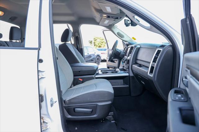 2023 Ram 1500 Classic SLT Crew Cab 4x2 5'7" Box