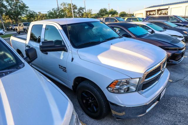 2023 Ram 1500 Classic SLT Crew Cab 4x2 5'7" Box