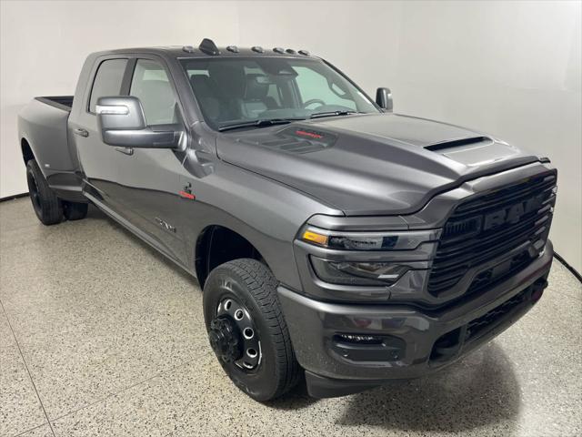 2025 RAM Ram 3500 RAM 3500 LARAMIE MEGA CAB 4X4 64 BOX