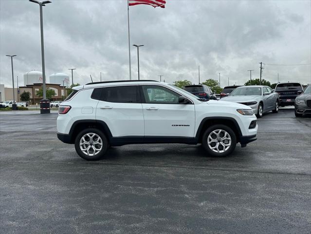 2025 Jeep Compass COMPASS LATITUDE 4X4
