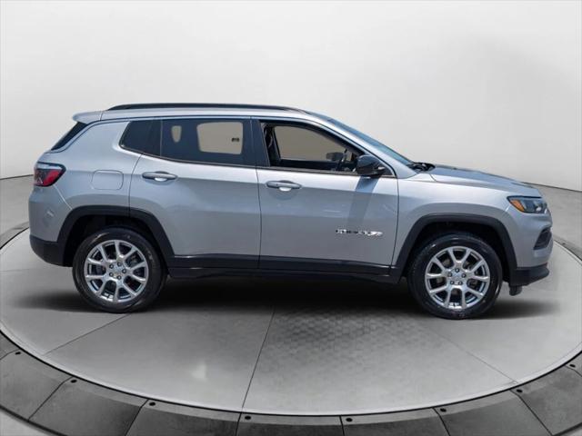 2022 Jeep Compass Latitude Lux 4x4