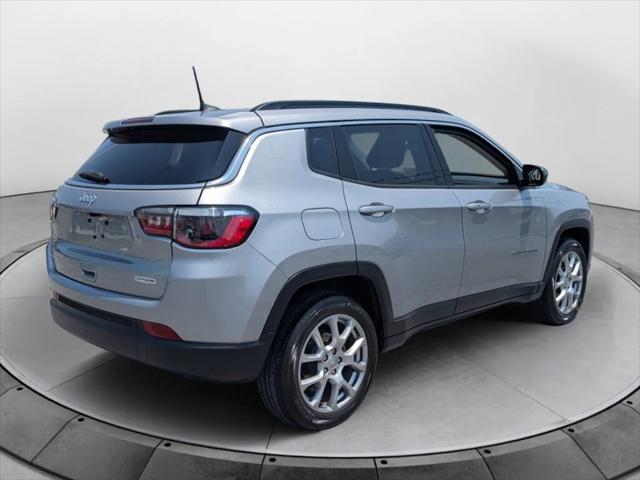 2022 Jeep Compass Latitude Lux 4x4