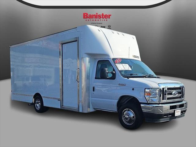 2022 Ford E-450 Cutaway Base DRW