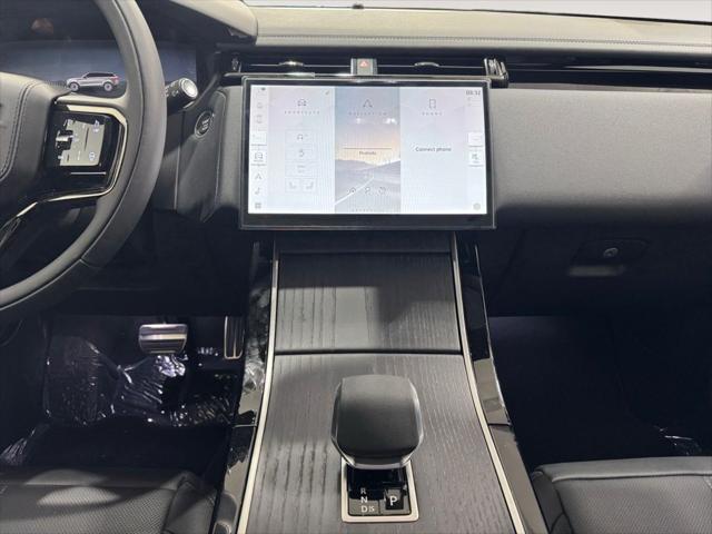 2026 Land Rover Range Rover Velar P400 Dynamic SE