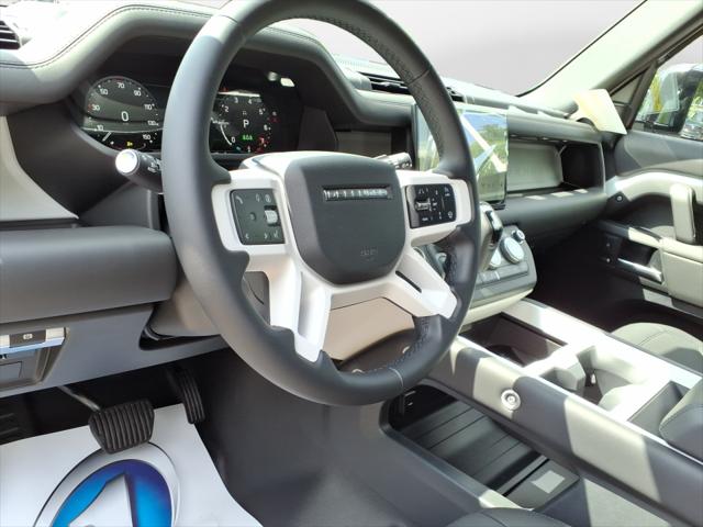 2025 Land Rover Defender 110 P500 X-Dynamic SE