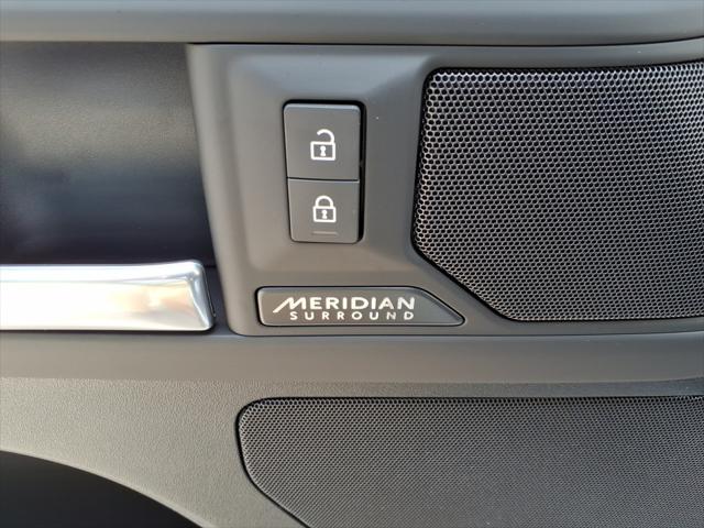 2025 Land Rover Defender 110 P500 X-Dynamic SE