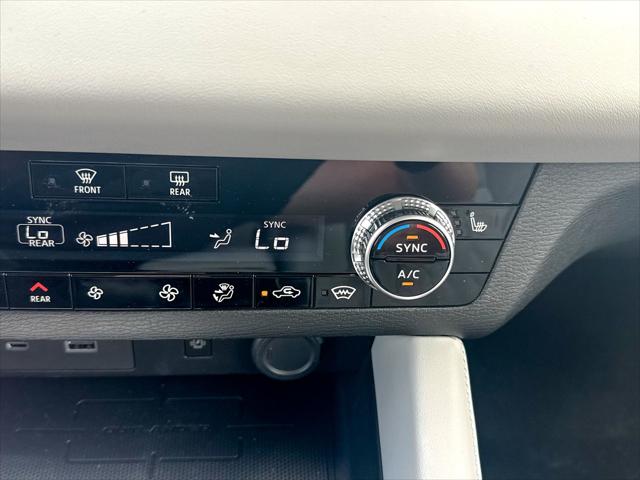 2025 Mitsubishi Outlander PHEV SEL S-AWC