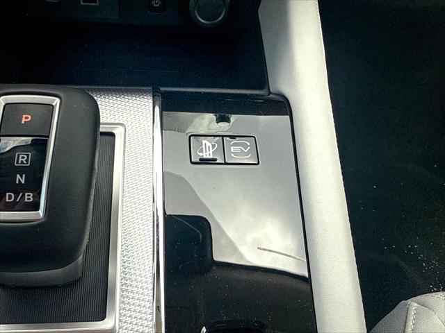 2025 Mitsubishi Outlander PHEV SEL S-AWC