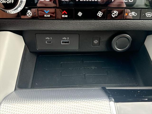 2025 Mitsubishi Outlander PHEV PLATINUM EDITION S-AWC