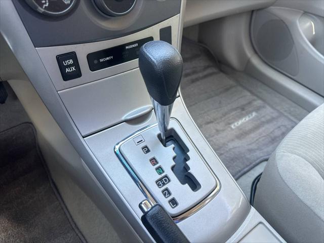 2012 Toyota Corolla LE 4dr Sedan 4A