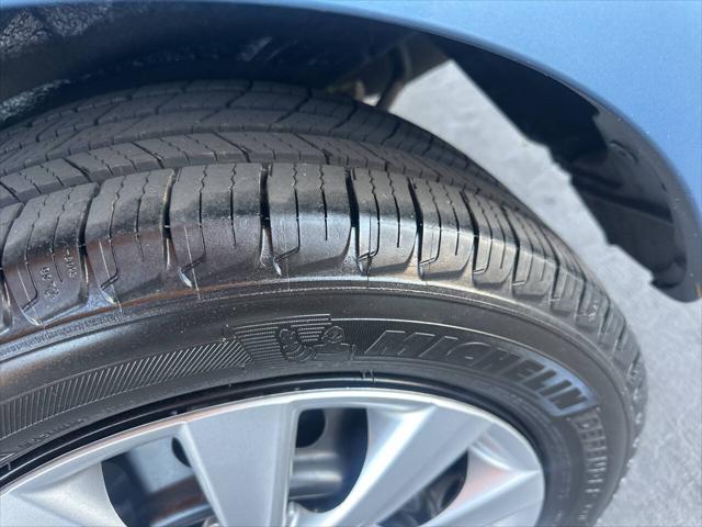 2012 Toyota Corolla LE 4dr Sedan 4A