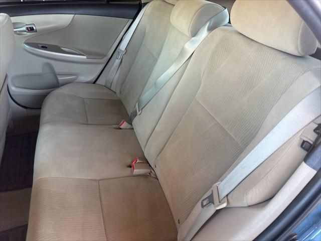 2012 Toyota Corolla LE 4dr Sedan 4A