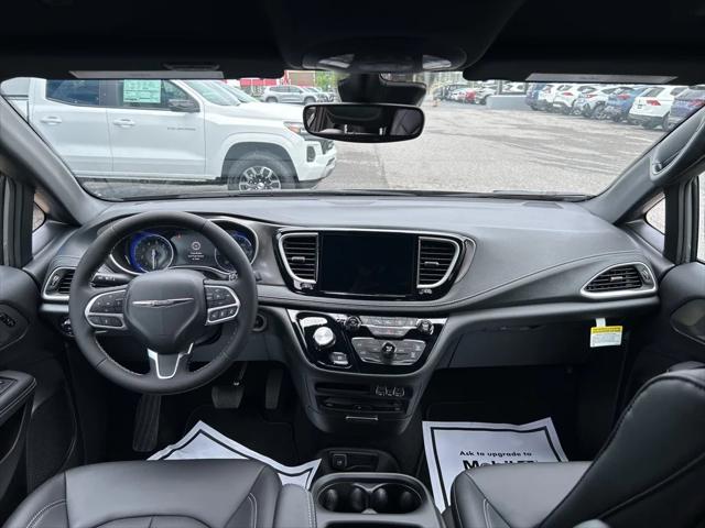 2025 Chrysler Pacifica PACIFICA SELECT