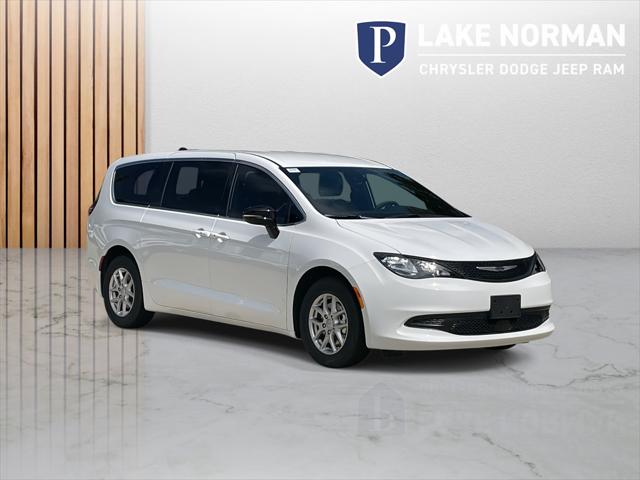 2025 Chrysler Voyager VOYAGER LX