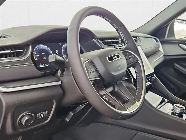 2025 Jeep Grand Cherokee GRAND CHEROKEE LAREDO X 4X2
