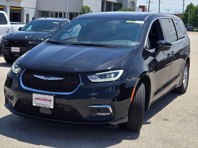 2025 Chrysler Pacifica PACIFICA SELECT