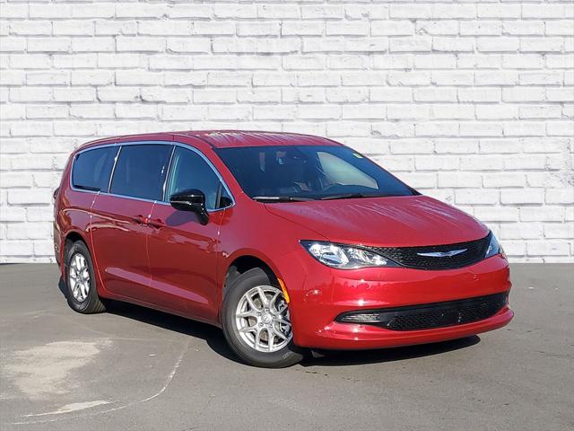 2025 Chrysler Voyager VOYAGER LX