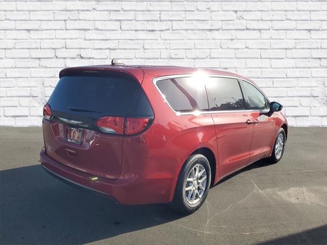 2025 Chrysler Voyager VOYAGER LX