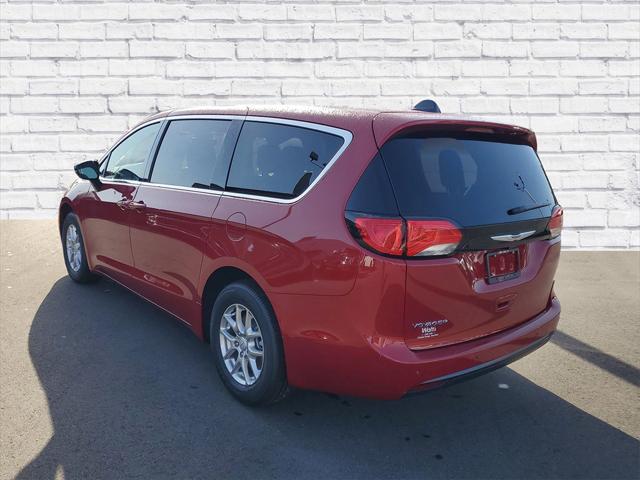 2025 Chrysler Voyager VOYAGER LX
