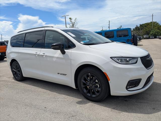 2025 Chrysler Pacifica PACIFICA SELECT