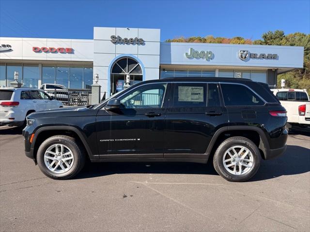 2025 Jeep Grand Cherokee GRAND CHEROKEE LAREDO X 4X4