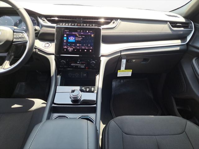 2025 Jeep Grand Cherokee GRAND CHEROKEE LAREDO X 4X4