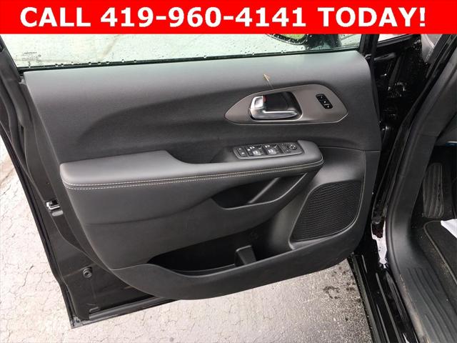 2025 Chrysler Pacifica PACIFICA SELECT
