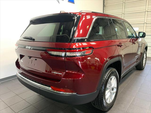 2025 Jeep Grand Cherokee GRAND CHEROKEE LAREDO X 4X4