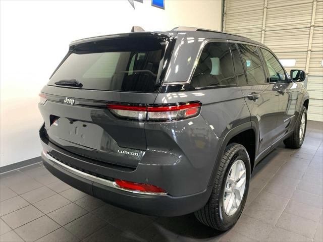 2025 Jeep Grand Cherokee GRAND CHEROKEE LAREDO X 4X4