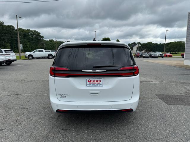 2025 Chrysler Pacifica PACIFICA SELECT