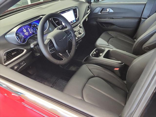 2025 Chrysler Voyager VOYAGER LX