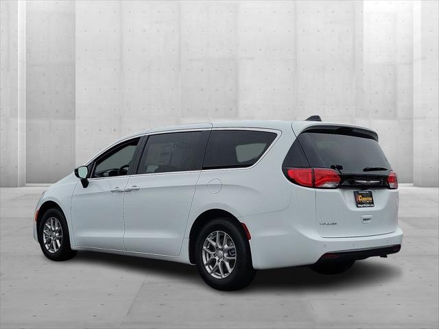 2025 Chrysler Voyager VOYAGER LX