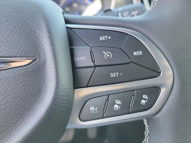 2025 Chrysler Voyager LX