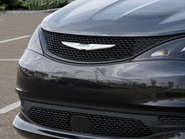 2025 Chrysler Voyager LX
