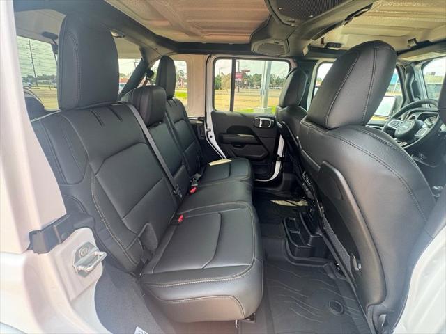 2025 Jeep Wrangler 4-Door Sahara 4x4