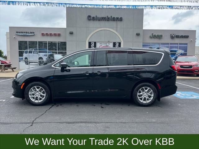 2025 Chrysler Voyager VOYAGER LX