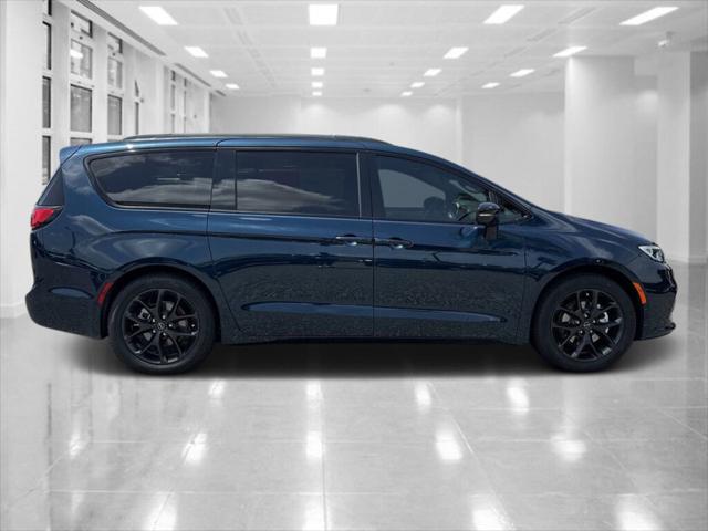 2025 Chrysler Pacifica PACIFICA LIMITED