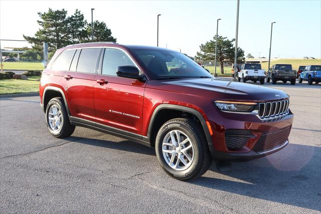 2025 Jeep Grand Cherokee GRAND CHEROKEE LAREDO X 4X4