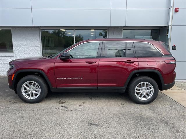2025 Jeep Grand Cherokee GRAND CHEROKEE LAREDO X 4X4