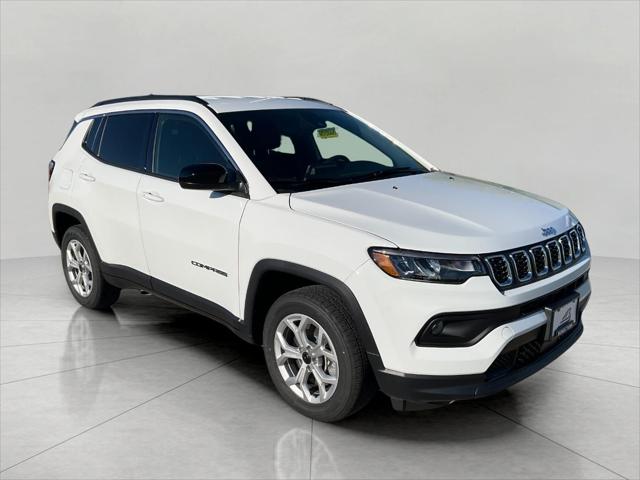 2025 Jeep Compass COMPASS LATITUDE 4X4