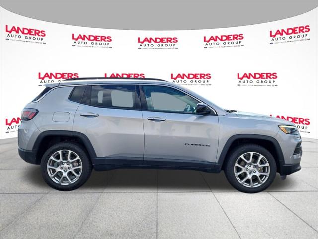 2022 Jeep Compass Latitude Lux 4x4 2022 Jeep Compass Latitude Lux 4x4