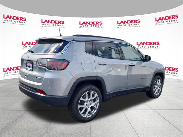2022 Jeep Compass Latitude Lux 4x4 2022 Jeep Compass Latitude Lux 4x4
