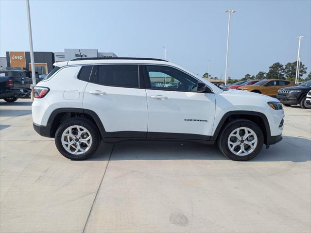 2025 Jeep Compass COMPASS LATITUDE 4X4