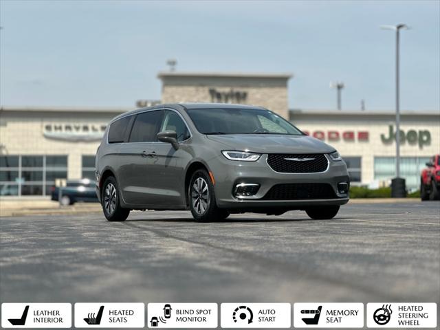 2022 Chrysler Pacifica Hybrid Touring L