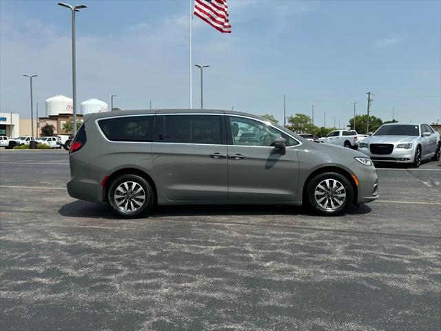 2022 Chrysler Pacifica Hybrid Touring L