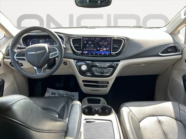 2022 Chrysler Pacifica Hybrid Touring L