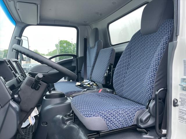 2025 Chevrolet 3500 LCF Gas 2WD REG CAB 176