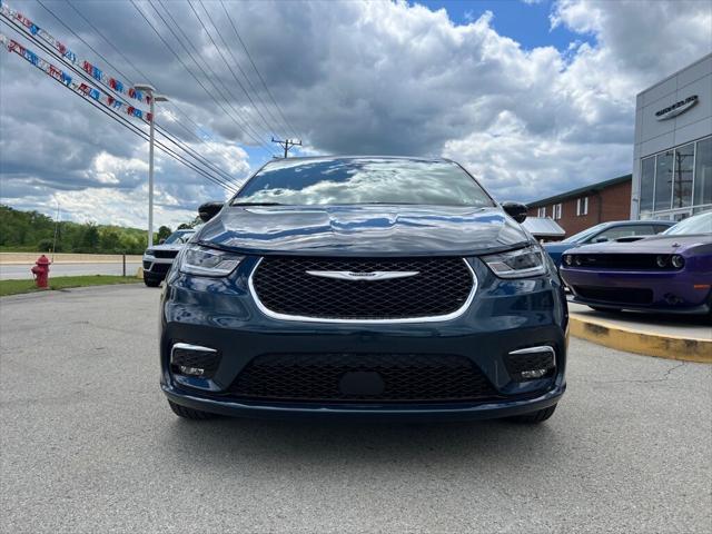 2025 Chrysler Pacifica PACIFICA SELECT AWD
