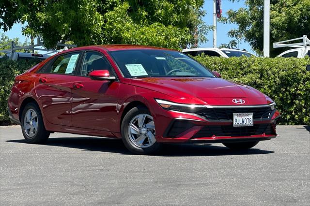 2024 Hyundai Elantra SE